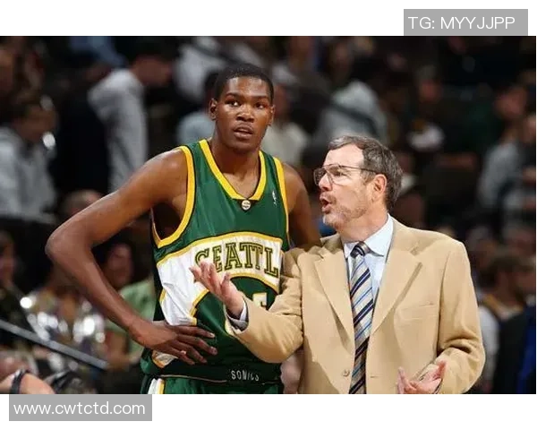 赵泰隆的篮球之路从青涩少年到职业明星的成长历程与奋斗故事